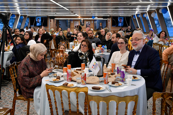 Üsküdar Belediyesi’nin ev sahipliğinde farkındalık etkinliği düzenlendi Üsküdar Belediyesi’nin ev sahipliğinde farkındalık etkinliği düzenlendi