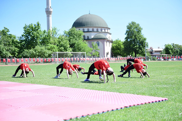 Kestel’de farklı branşlarda spor eğitimleri sürüyor Kestel’de farklı branşlarda spor eğitimleri sürüyor