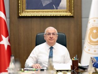 Bakan Güler, son iftarı Hatay’da şehit aileleri, gaziler ve onların aileleri ile yaptı