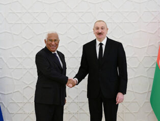 Aliyev, AB Konseyi Başkanı Costa ile bir araya geldi