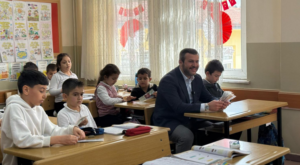 Başkan Çetinkaya’dan miniklere yerel yönetim dersi