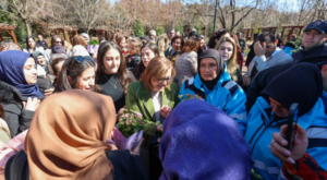 Başkan Şahin, kadın çalışanlarla bir araya geldi Başkan Şahin, kadın çalışanlarla bir araya geldi