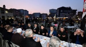 Bağlarbaşı’nda iftar sofrası kuruldu