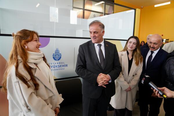 İBB Başkanvekili Aslan: Tutuklu kadrolar ülke için kayıp İBB Başkanvekili Aslan: Tutuklu kadrolar ülke için kayıp