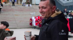 Eryaman Stadyumu önünde vatandaşlara çorba ikramı