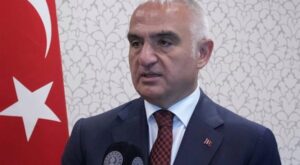 Bakan Ersoy, Belek’te taksici esnafıyla bir araya geldi