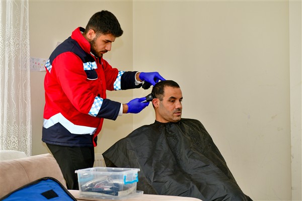 Esenyurt Belediyesi’nden bayram öncesi evde bakım desteği Esenyurt Belediyesi’nden bayram öncesi evde bakım desteği