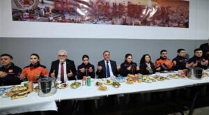 Aslan, Beyoğlu İtfaiyesi’nde iftar programına katıldı