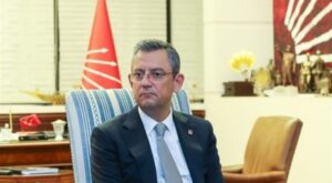 Özel, Manisa’da kabir ve şehitlik ziyaretlerinde bulundu