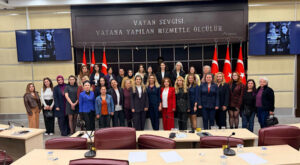 Kepez’de kadınların mücadelesi ‘Kadın Yaşamdır’ panelinde ele alındı