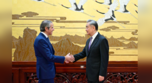 Wang Yi, UAEA Başkanı Grossi ile görüştü Wang Yi, UAEA Başkanı Grossi ile görüştü