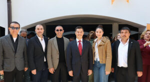 Başkan Ünlü, bayramlaşma sebebiyle vatandaşlarla buluştu