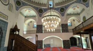 Üç tarihi cami Ramazan Bayramı’nda yeniden ibadete açılıyor