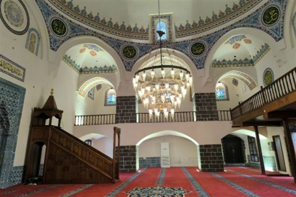 Üç tarihi cami Ramazan Bayramı’nda yeniden ibadete açılıyor Üç tarihi cami Ramazan Bayramı’nda yeniden ibadete açılıyor