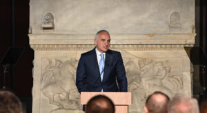 Bakan Ersoy: Türkiye, yakmadan barışa ve insanlığa hizmet etmektedir Bakan Ersoy: Türkiye, yakmadan barışa ve insanlığa hizmet etmektedir