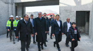 Bakan Ersoy, İbradı’da iftarda vatandaşlarla buluştu