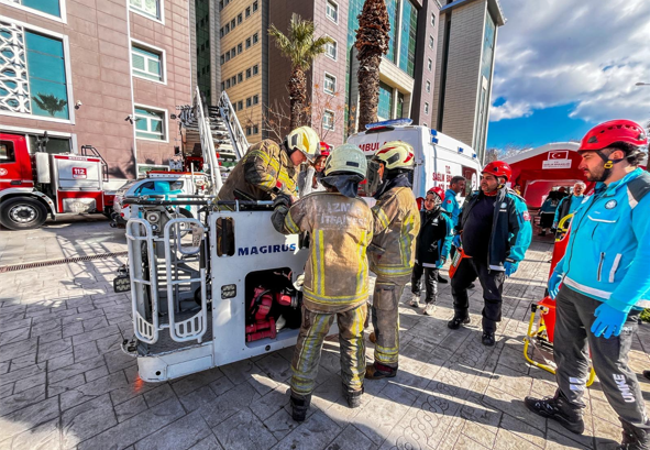 İzmir Bölge Adliyesi’nde bomba ihbarı ve imha tatbikatı