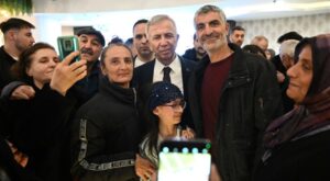 Yavaş, Pursaklar’da iftar programına katıldı