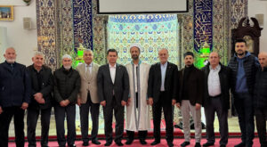 Başkan Aydın, bayram namazı sonrası vatandaşlarla buluştu