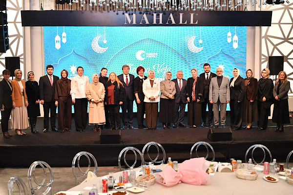 Başkan Büyükkılıç ve eşi “Kadına Vefa” iftar programına katıldı Başkan Büyükkılıç ve eşi “Kadına Vefa” iftar programına katıldı