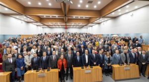 Başkan Tugay, belediye personeliyle bayramlaştı