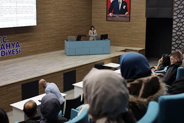 Kütahya Belediyesi’nden personeline mobbing ve farkındalık eğitimi