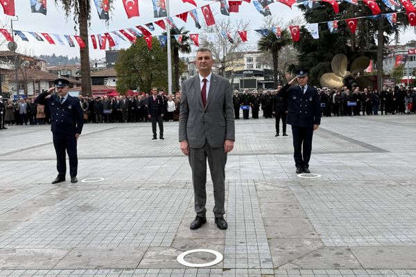 Gölcük’te şehitler rahmetle anıldı Gölcük’te şehitler rahmetle anıldı