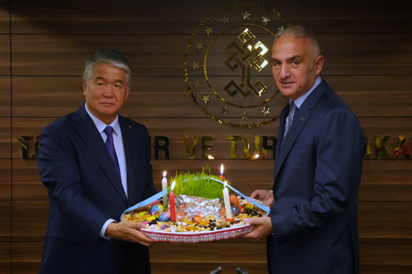 Bakan Ersoy: Birlik sadece söylemle değil, kültürle yaşar