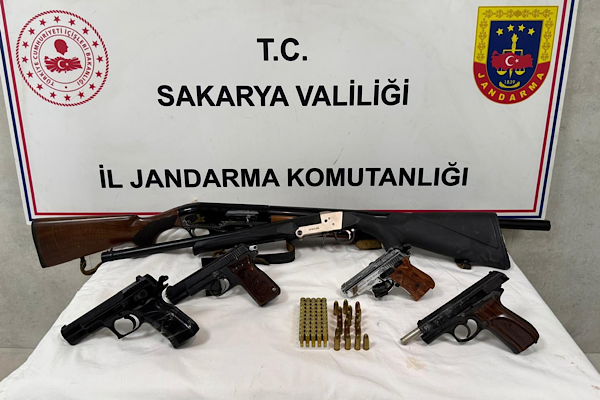 Sakarya’da silah kaçakçılığı operasyonu