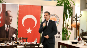 Başkan Deviren, başkan yardımcıları ve meclis üyeleriyle iftarda buluştu