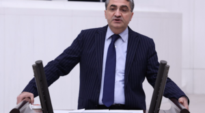 Ekmen: Türkiye, konuşanın kendini adliyede bulduğu bir ülke olmamalı