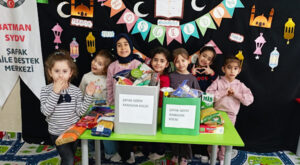 Batman’da çocuklar Ramazan kolileri hazırladı