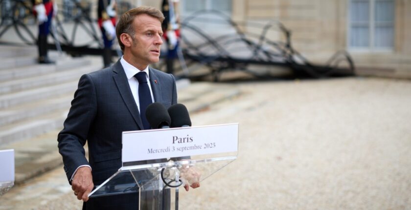 Macron: Hizbullah saldırılarını derhal durdurmalı Macron: Hizbullah saldırılarını derhal durdurmalı