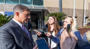 Başkan Tugay’dan elektrik fabrikası alanı için itiraz açıklaması