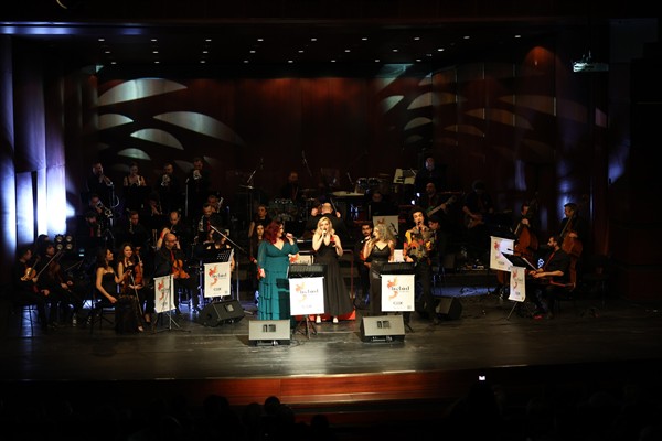 Eskişehir’de Firebird Orchestra konseri Eskişehir’de Firebird Orchestra konseri