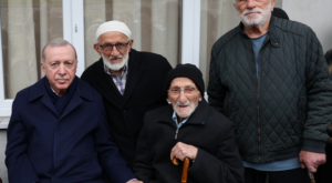 Cumhurbaşkanı Erdoğan, Rize’de komşularının bayramını tebrik etti