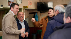 Başkan Köse esnaf ve vatandaşlarla bir araya geldi Başkan Köse esnaf ve vatandaşlarla bir araya geldi