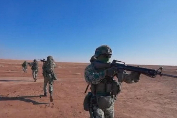 Cihanşahi, kara savaşının düşman için daha maliyetli olacağını açıkladı Cihanşahi, kara savaşının düşman için daha maliyetli olacağını açıkladı