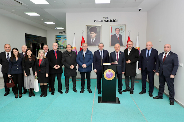 Gürcistan’ın Ankara Büyükelçisi Kalandia, Vali Erol’u ziyaret etti