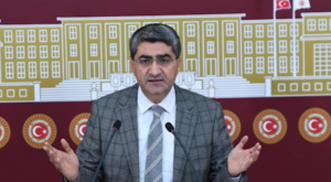 Ekmen, site aidatları ve yönetim denetimlerini meclis gündemine taşıdı Ekmen, site aidatları ve yönetim denetimlerini meclis gündemine taşıdı