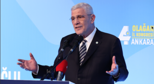 Dervişoğlu: İstiklal Marşı’nın sözleri başka bir şarkıya aranşe edilebilecek sözler değil