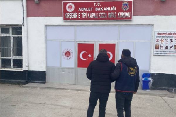 Kırşehir’de 4 yıl 10 ay hapis cezası bulunan şahıs yakalandı