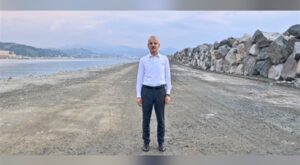 Bakan Uraloğlu, bakanlık personeliyle bayramlaştı