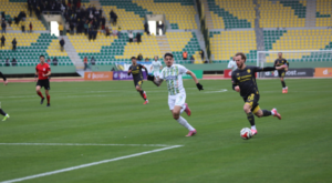 Şanlıurfaspor uzatmalarda puan kazandı