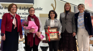 İzmit’te “8 Mart Dünya Emekçi Kadınlar Günü” etkinliği düzenlendi İzmit’te “8 Mart Dünya Emekçi Kadınlar Günü” etkinliği düzenlendi