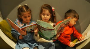 Kayapınar’da çocuklar kütüphaneyle tanıştı