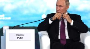 Putin, İran Devlet Başkanı Pezeşkiyan ile görüştü