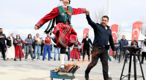 Van’da Nevruz coşkusu yaşandı