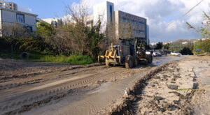 Defne’de sağanak yağış sonrası saha çalışmaları başlatıldı