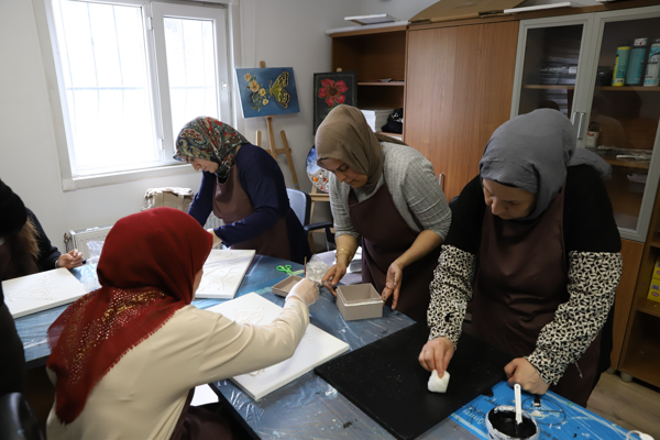 Koşuyolu Kadın Yaşam Merkezi’nde çeşitli atölyeler düzenleniyor Koşuyolu Kadın Yaşam Merkezi’nde çeşitli atölyeler düzenleniyor